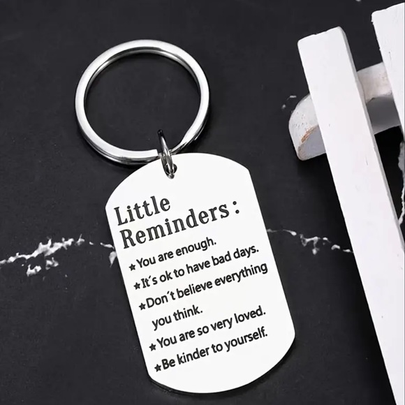 Little Reminders Positive Affirmations Silver Keychain - Picture 2 of 6